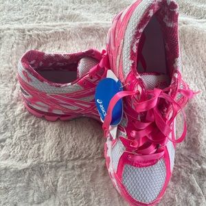 ASIC Gel Cushion Tennis Shoe